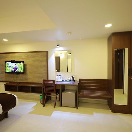 Arctic Hotel Kochi Exterior foto